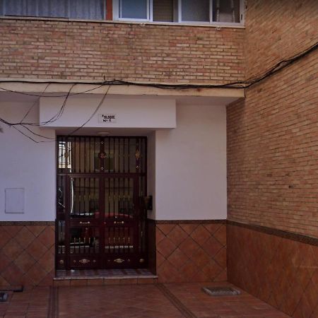 Apartamento 3 Dormitorios Frente A Hospital De Traumatologia Granada Buitenkant foto