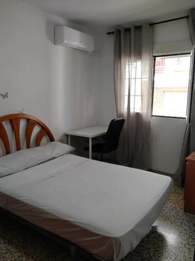 Apartamento 3 Dormitorios Frente A Hospital De Traumatologia Granada Buitenkant foto