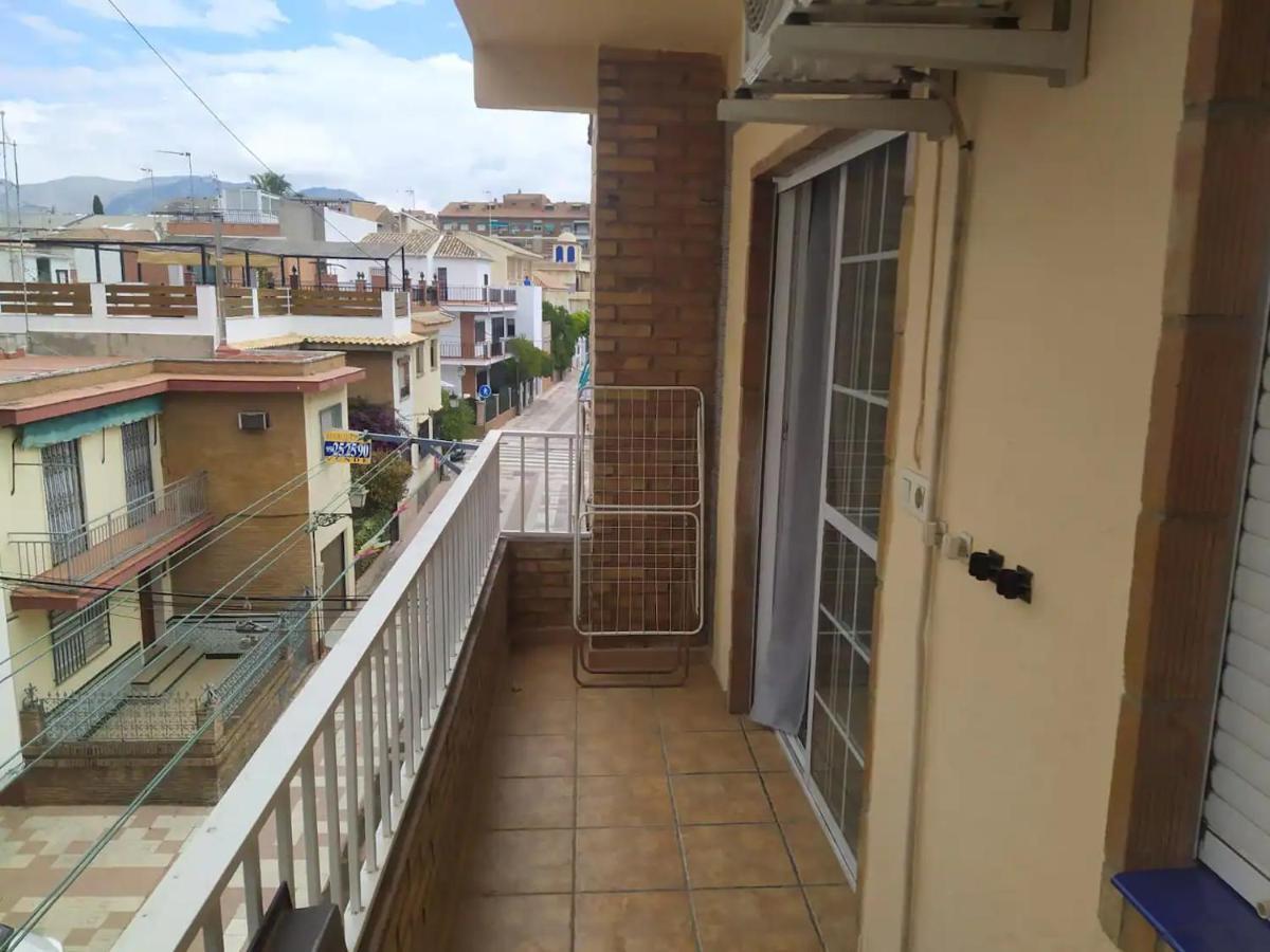 Apartamento 3 Dormitorios Frente A Hospital De Traumatologia Granada Buitenkant foto